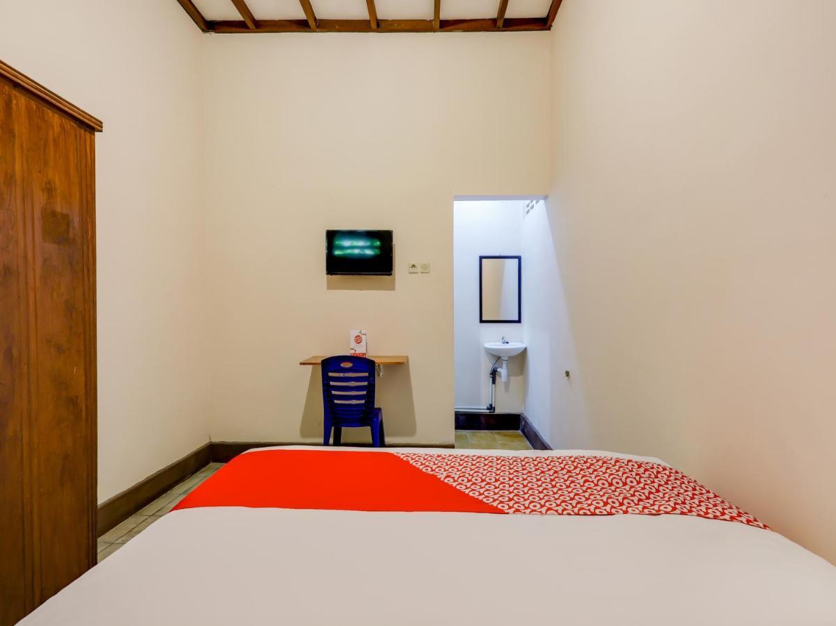 Oyo 90095 Indah Homestay Syariah Kejayan ภายนอก รูปภาพ