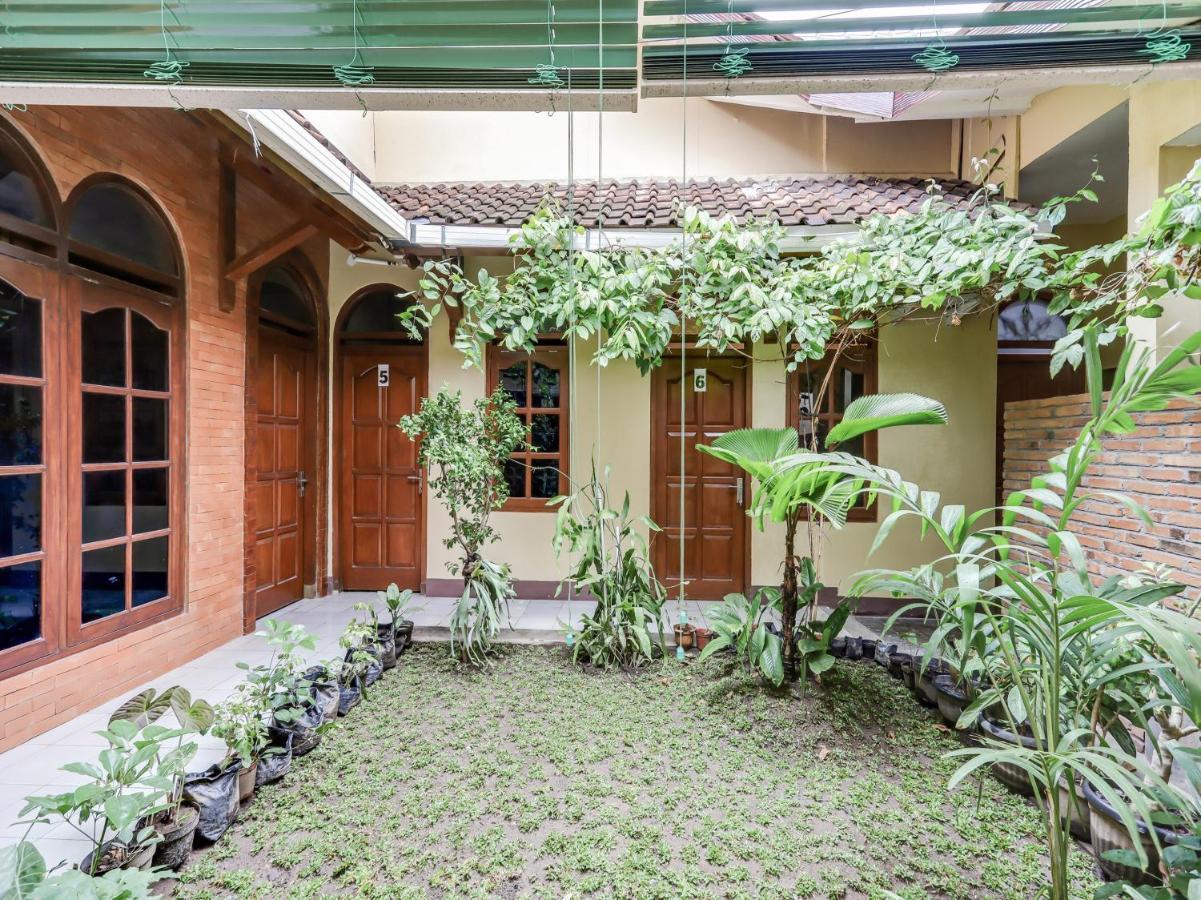 Oyo 90095 Indah Homestay Syariah Kejayan ภายนอก รูปภาพ